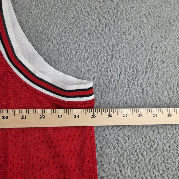 Vintage Adidas Chicago Bulls Ben Wallace #3 Jersey Men XL L + 2 Red Stitched NBA - Picture 6 of 10